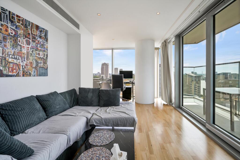 Landmark West Tower, Marsh Wall, London, E14 photo 3