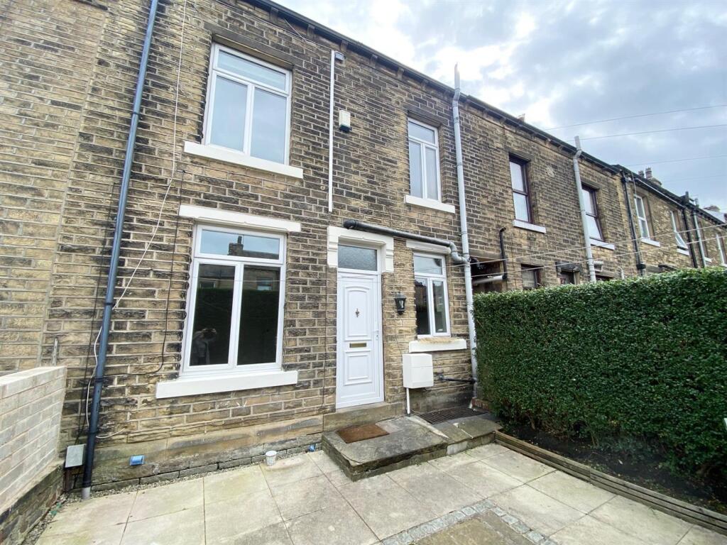 2-bed terraced on Clement Street, Huddersfield, £115,000