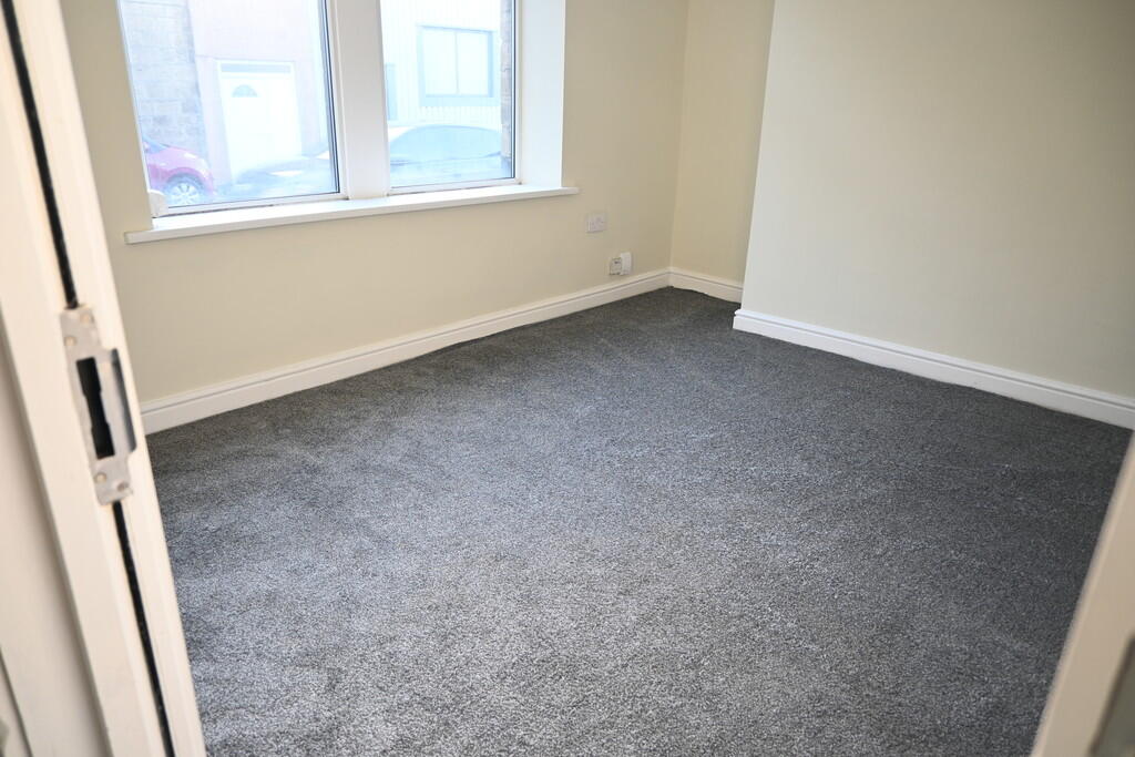House in Bradford, Keighley - View 3