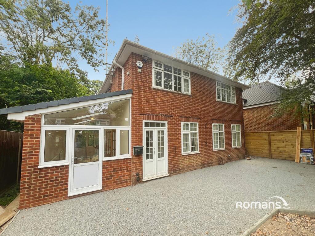 Main image of property: Wooburn Moor, High Wycombe, Buckinghamshire, HP10