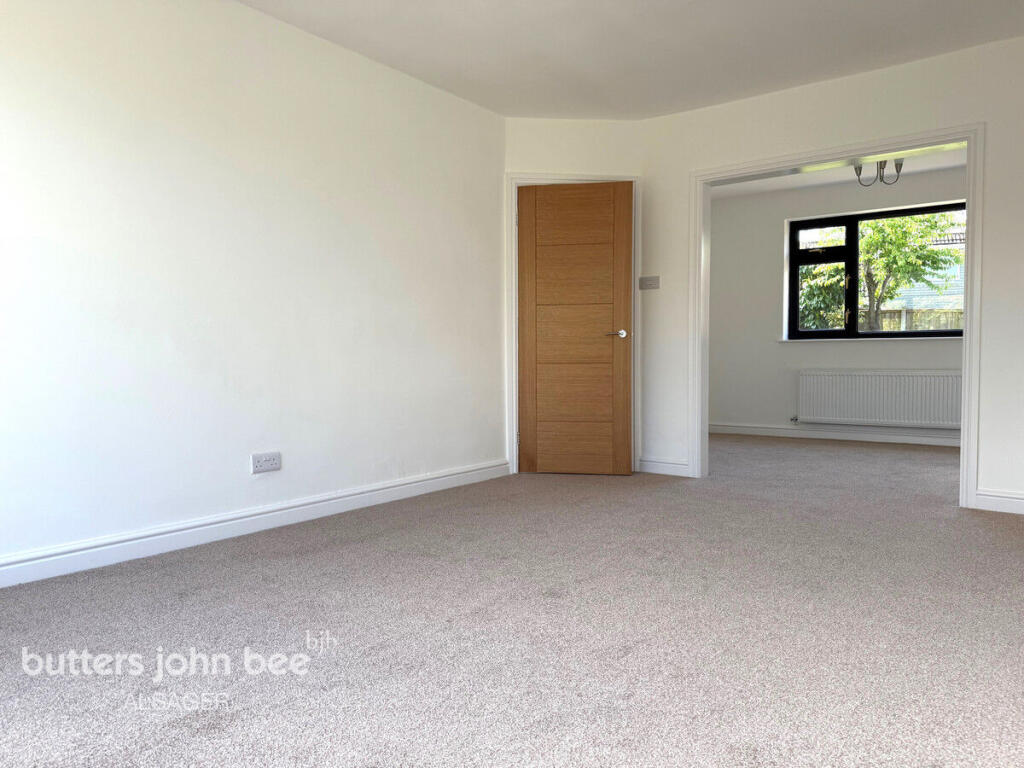 Meadow Way, Church Lawton photo 3
