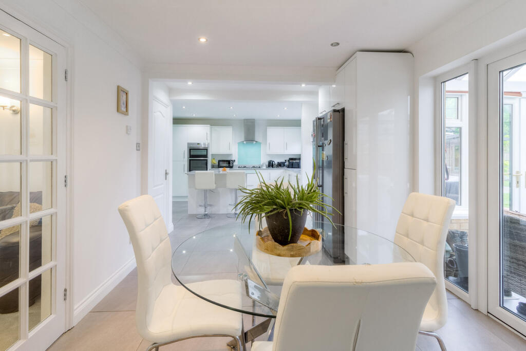 House in Northampton, East Hunsbury - View 5
