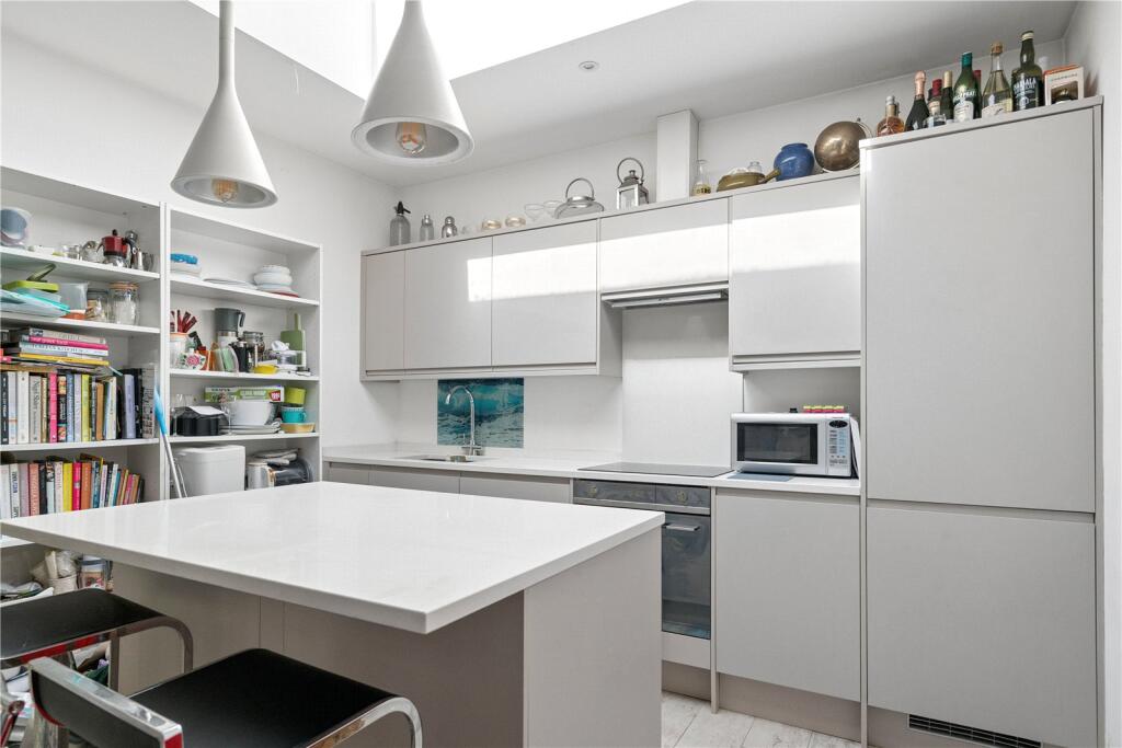 Apartment in Twickenham - View 4