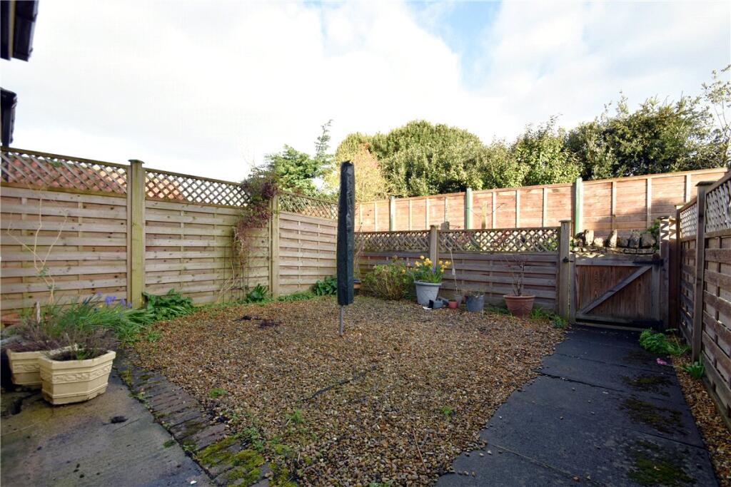 House in Leeds, Collingham - View 3