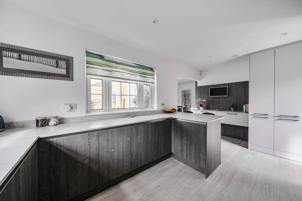 House in Mole Valley, Surrey - View 5
