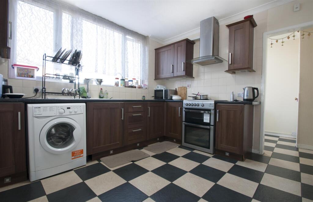 House in Slough - View 3