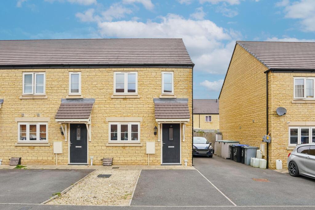 Main image of property: Gregory Place, Witney, OX29