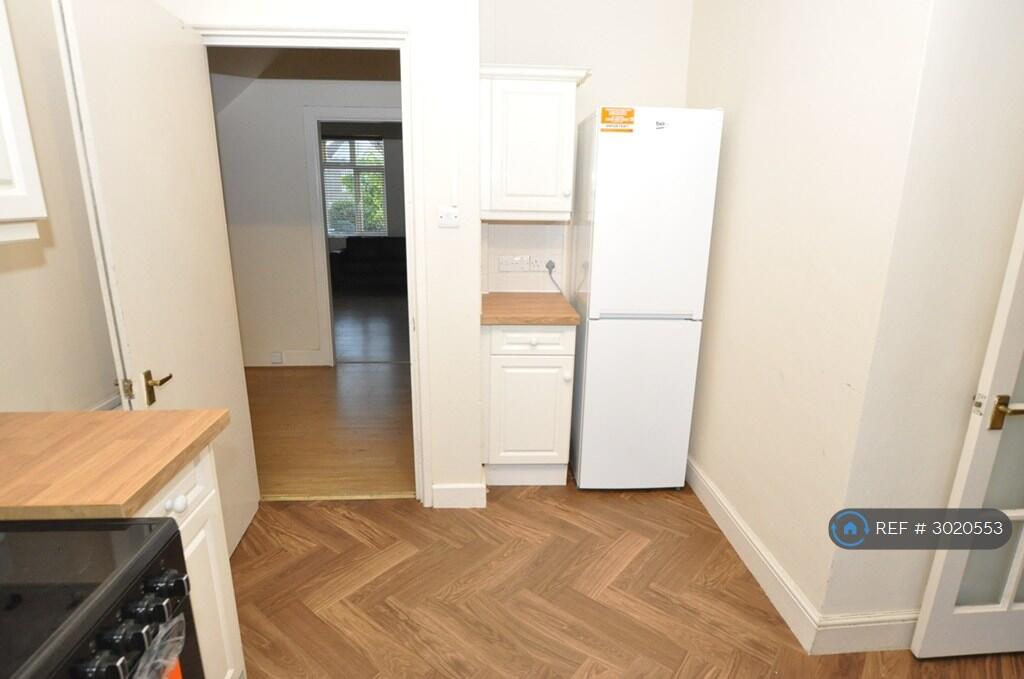 House in London - View 5