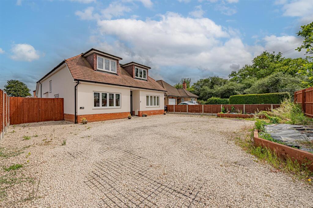 Main image of property: Park Street Lane, Park Street, St. Albans