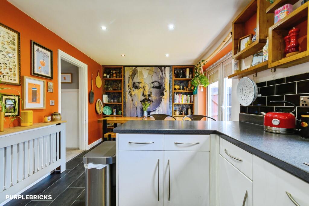 House in Rochdale, Broadfield - More