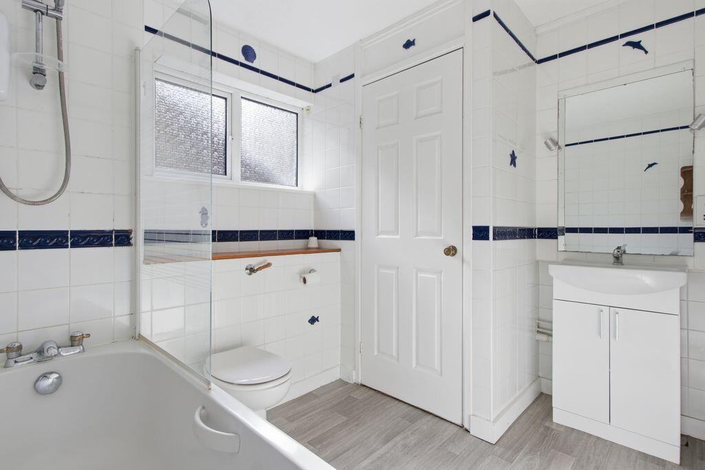 Apartment in Waltham Cross, Cheshunt - More