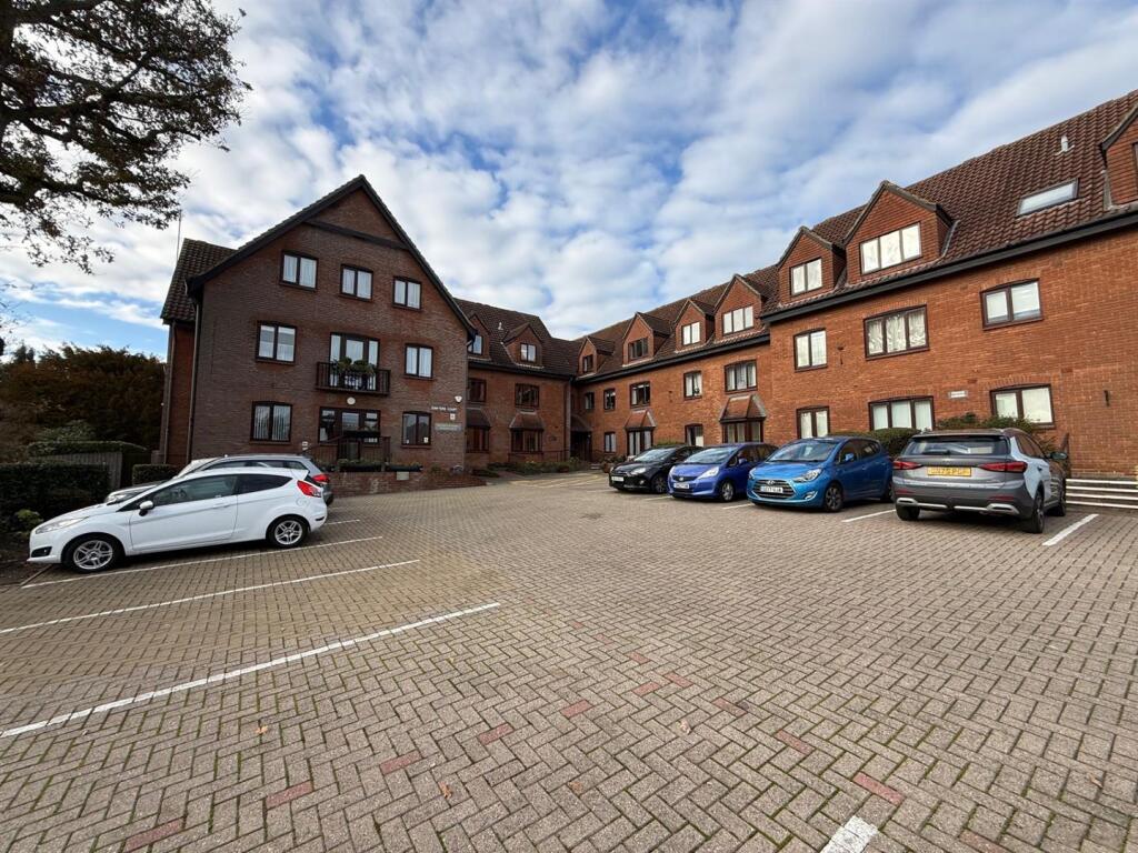 1-bed other on Chelmsford Road, Shenfield, Brentwood, £174,995