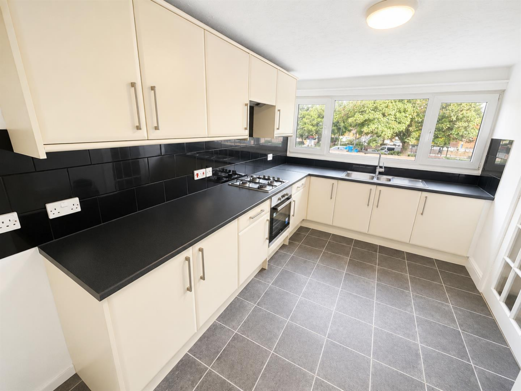 House in Portsmouth - View 2