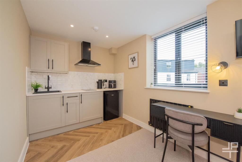 Apartment in Warrington - View 3