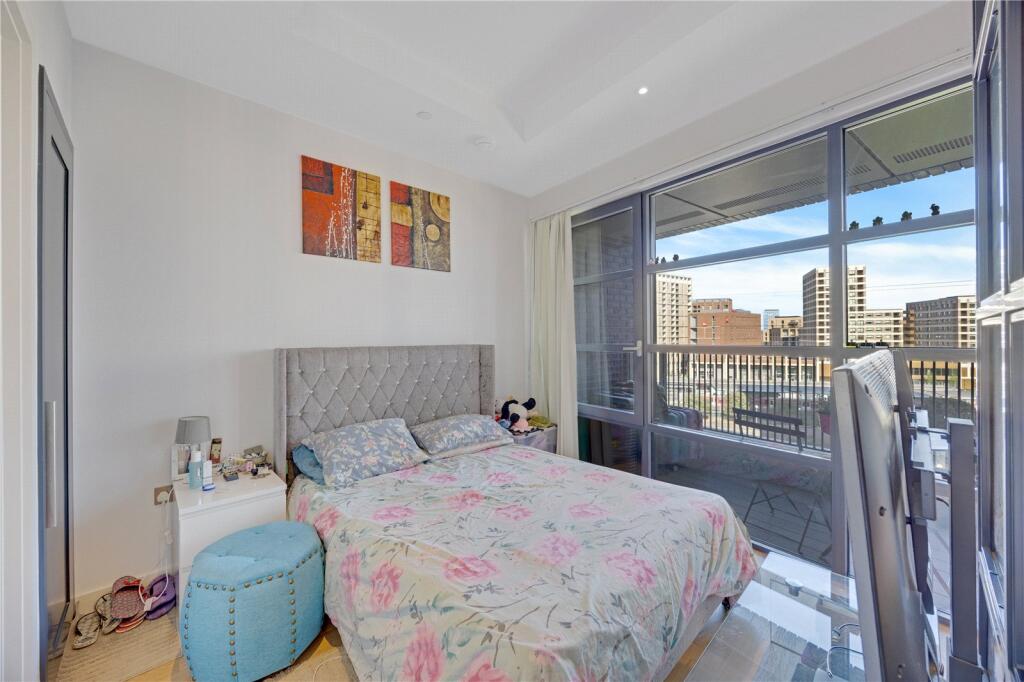 Apartment in London - View 5