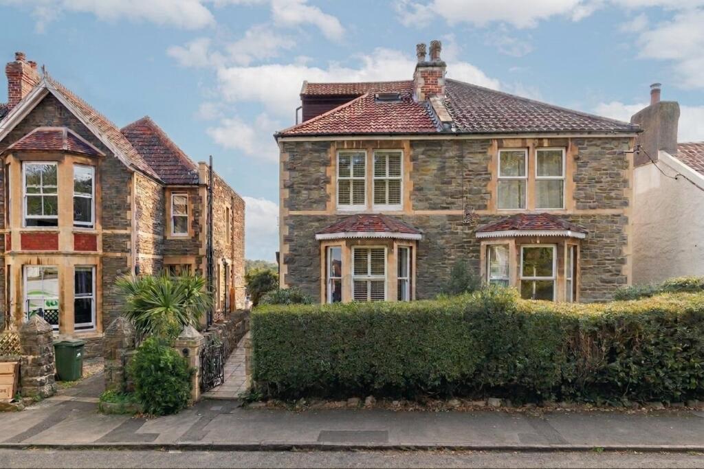 Highdale Avenue, Clevedon photo 2