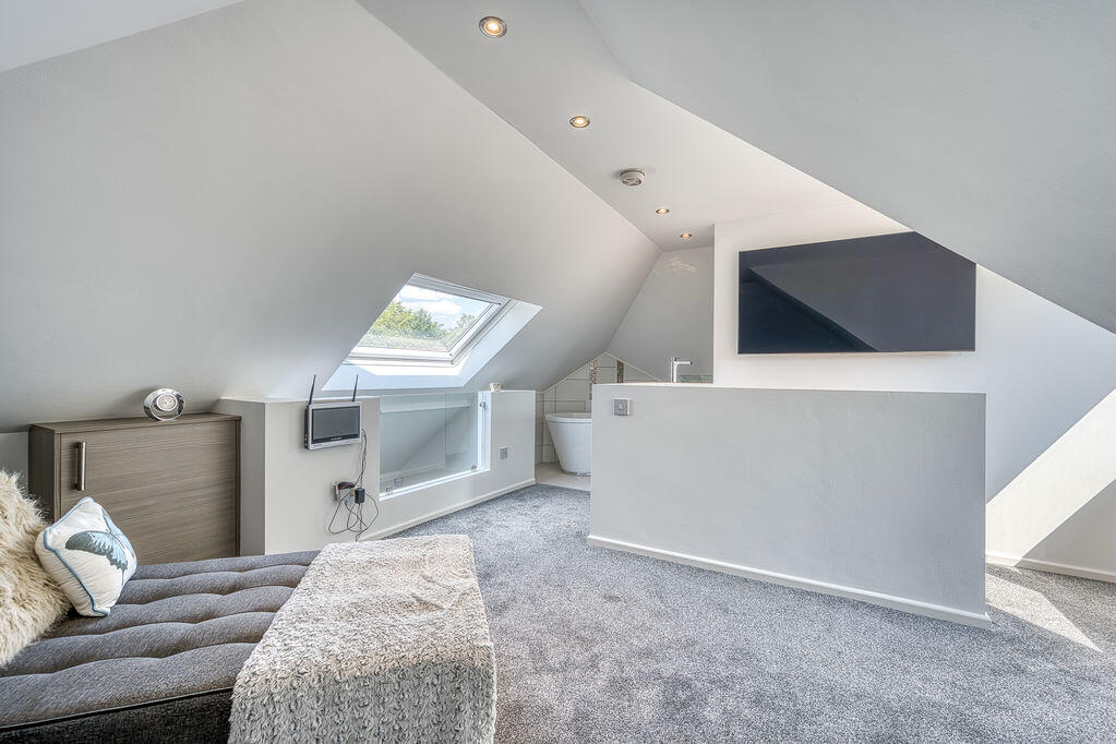 House in South Staffordshire, Great Wyrley - View 5