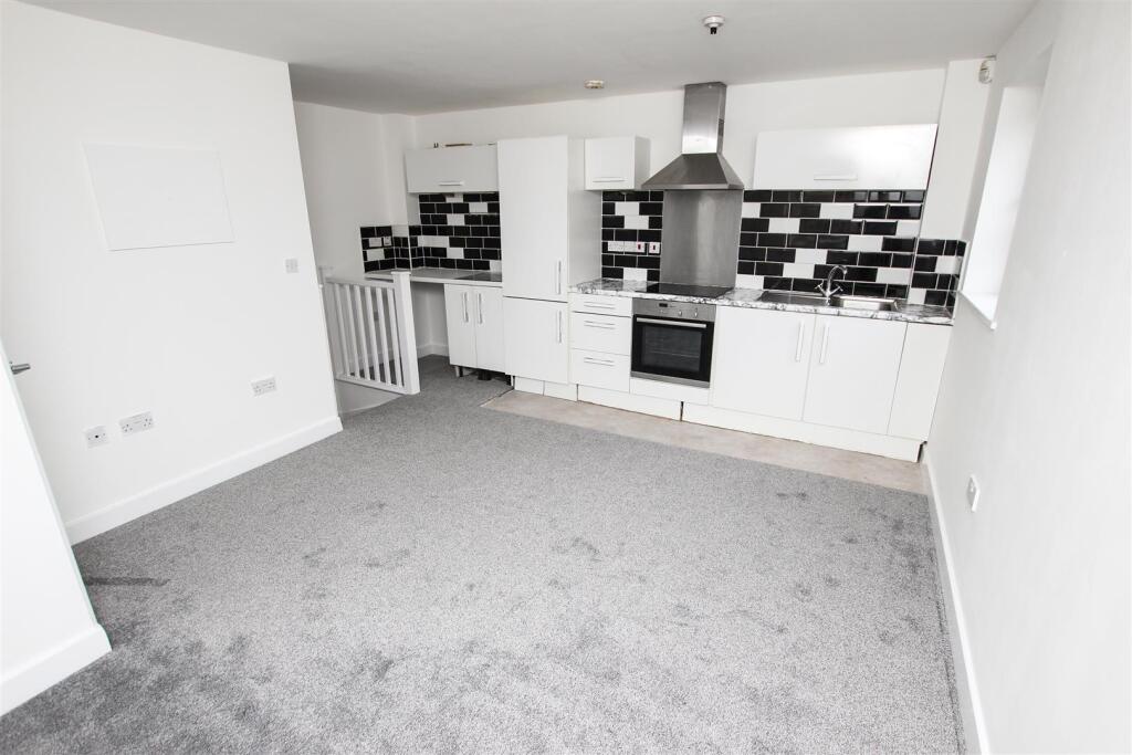 Comelybank Drive, Mexborough, Doncaster photo 3