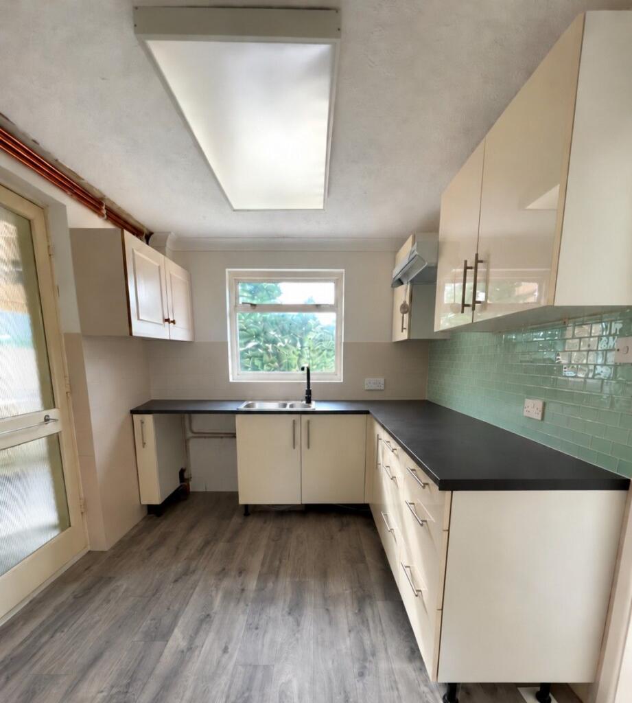 House in Southampton - More