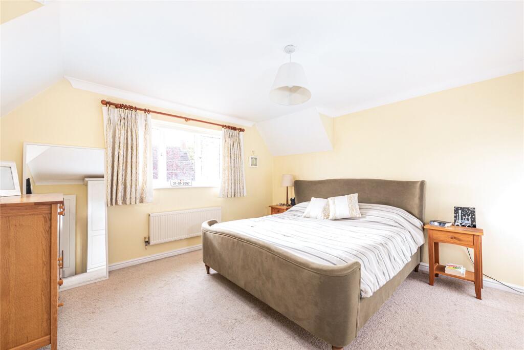 House in Milton Keynes, Caldecotte, Walton - View 4