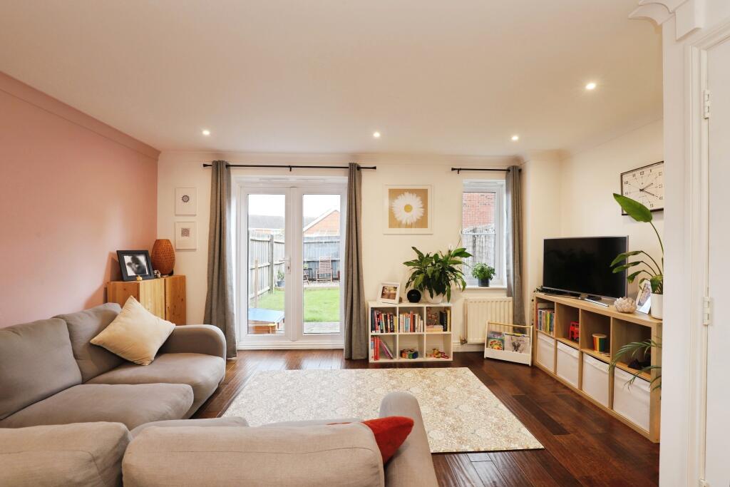 House in Desborough, North Northamptonshire - More