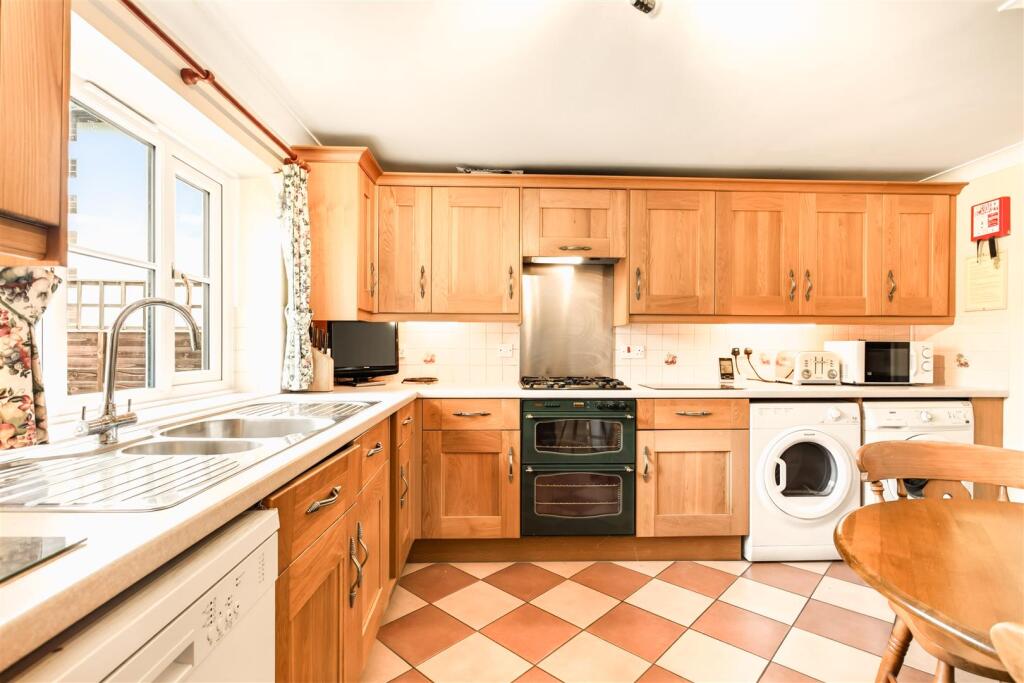 House in Dorchester - View 3