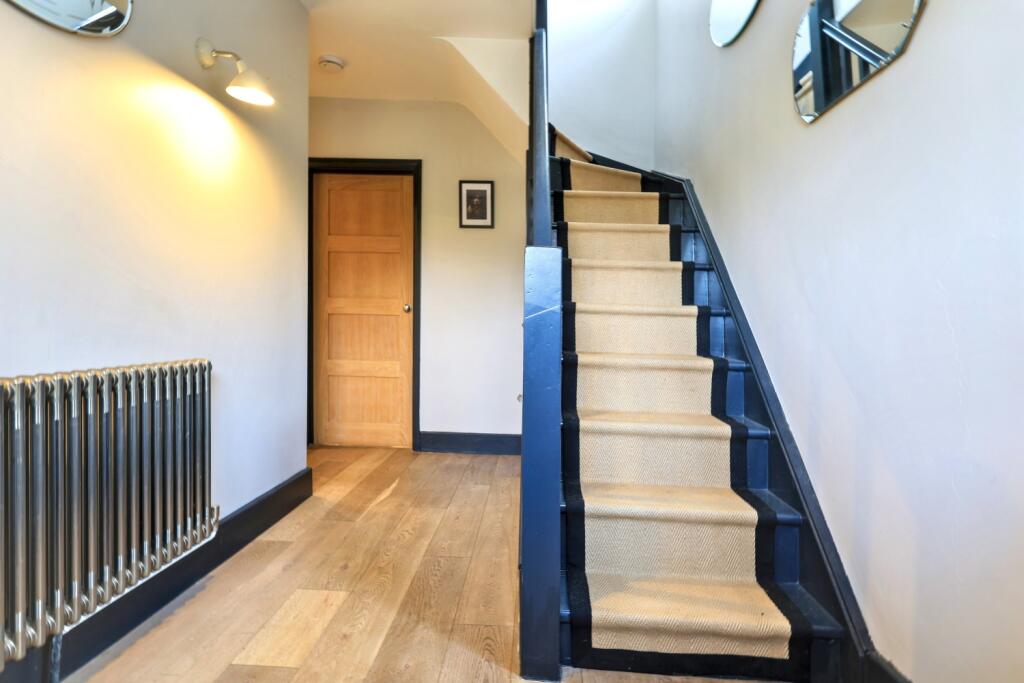 29 Tower Hill, Witney photo 2