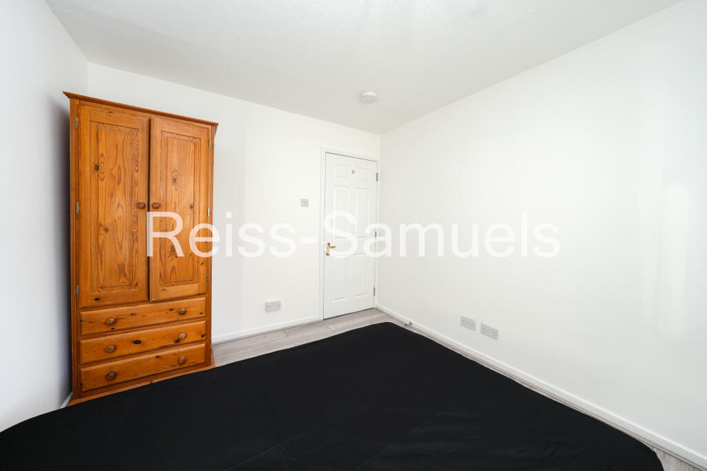 5 bedroom town house for rent