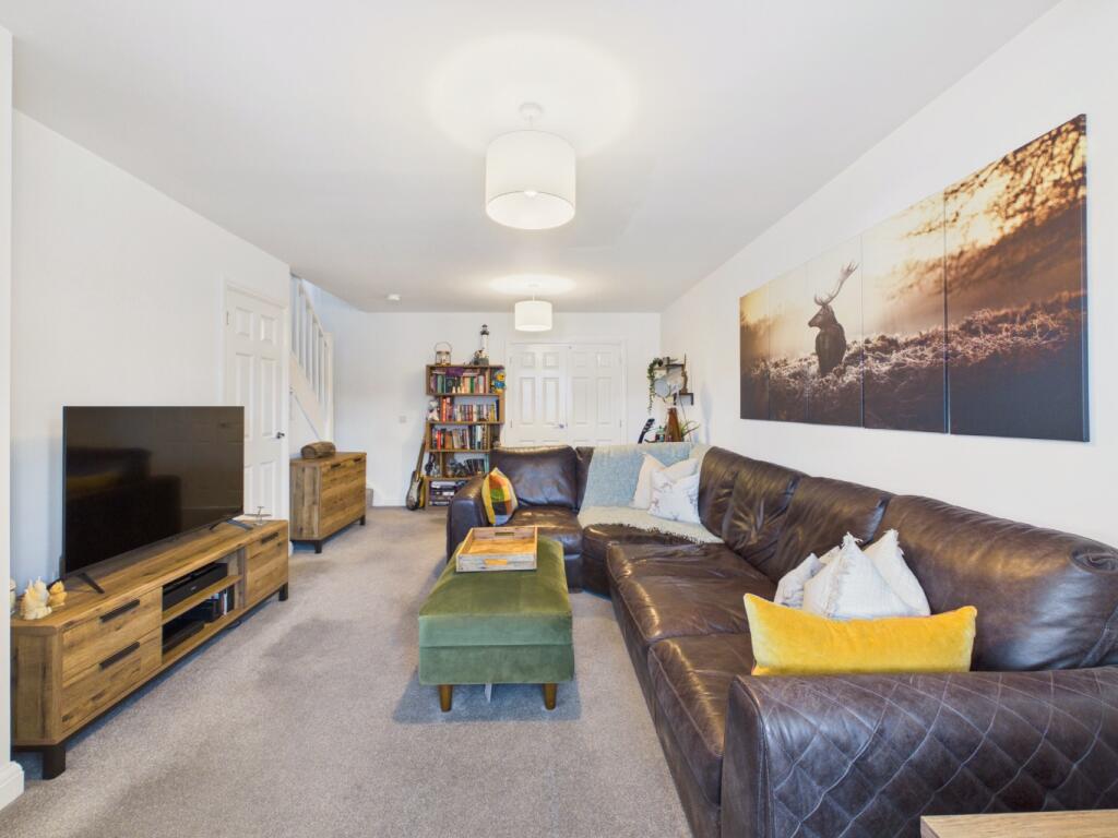 House in Hull, Kingswood - More