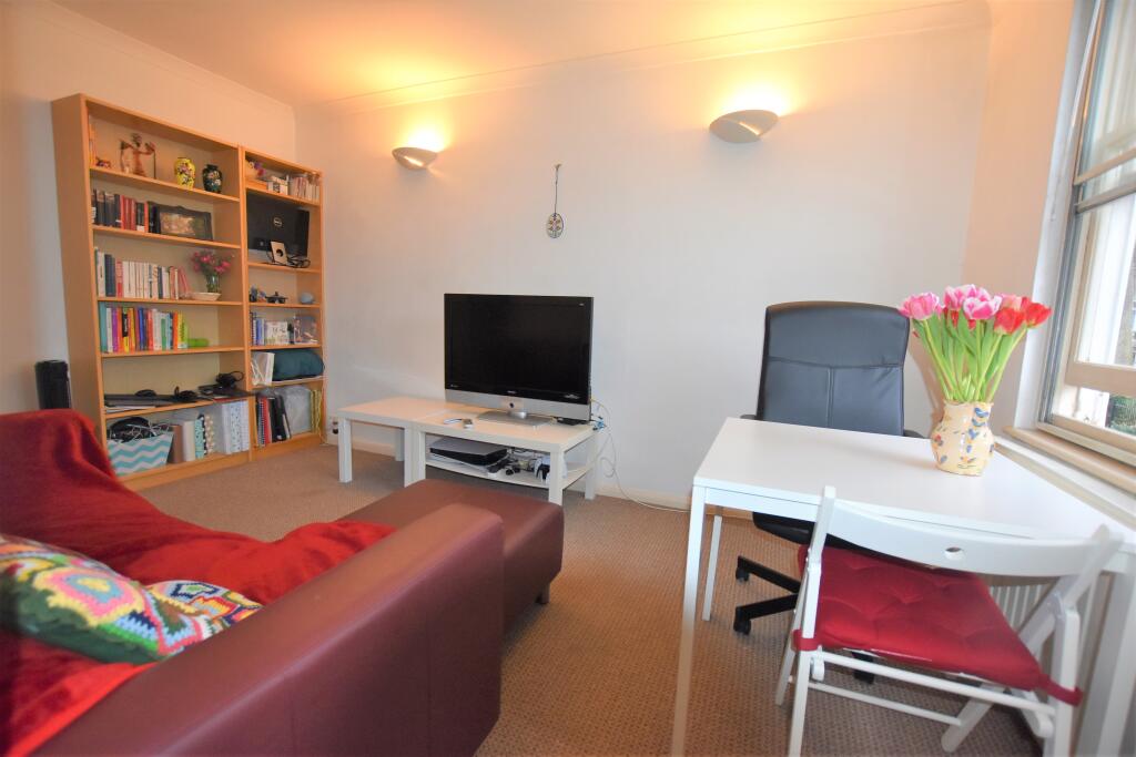 Apartment in London - View 3