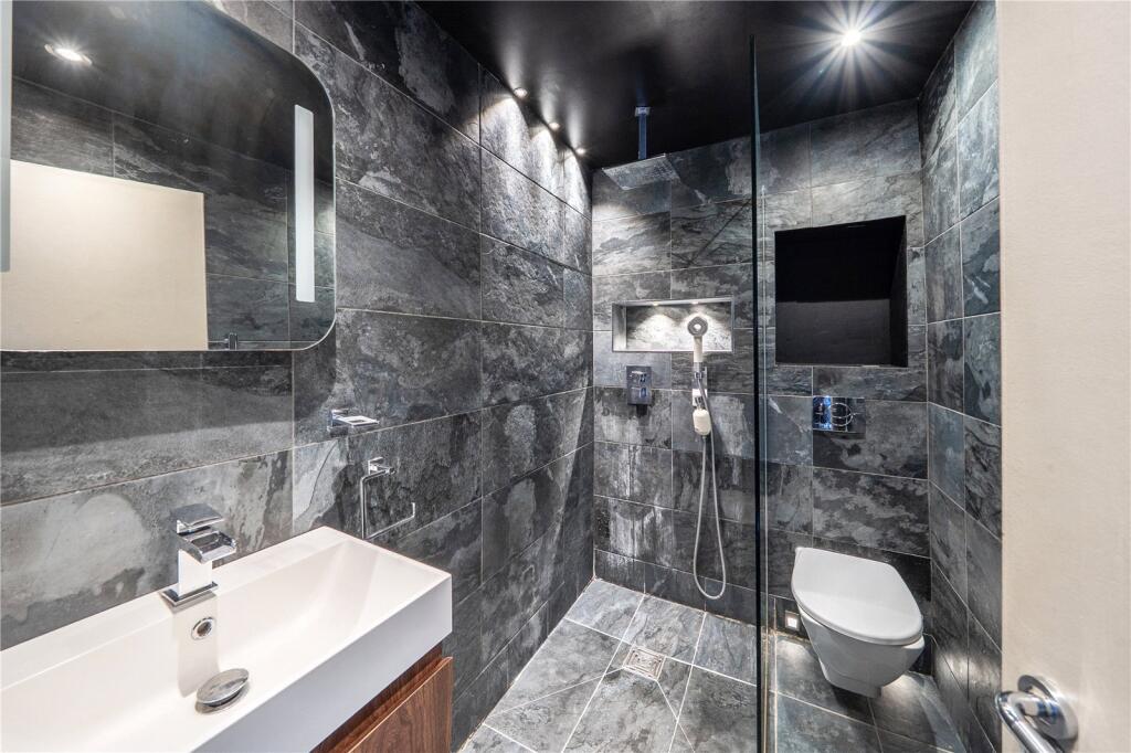 Apartment in London, Taverner Square, Finsbury Park - More