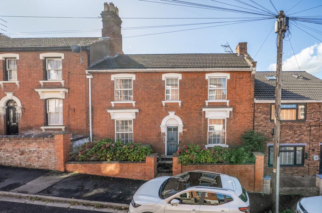3-bed terraced on Cole Hill, Worcester, WR5, £250,000
