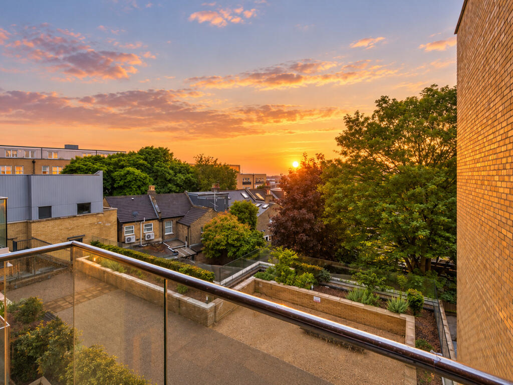 Apartment in Twickenham - View 2