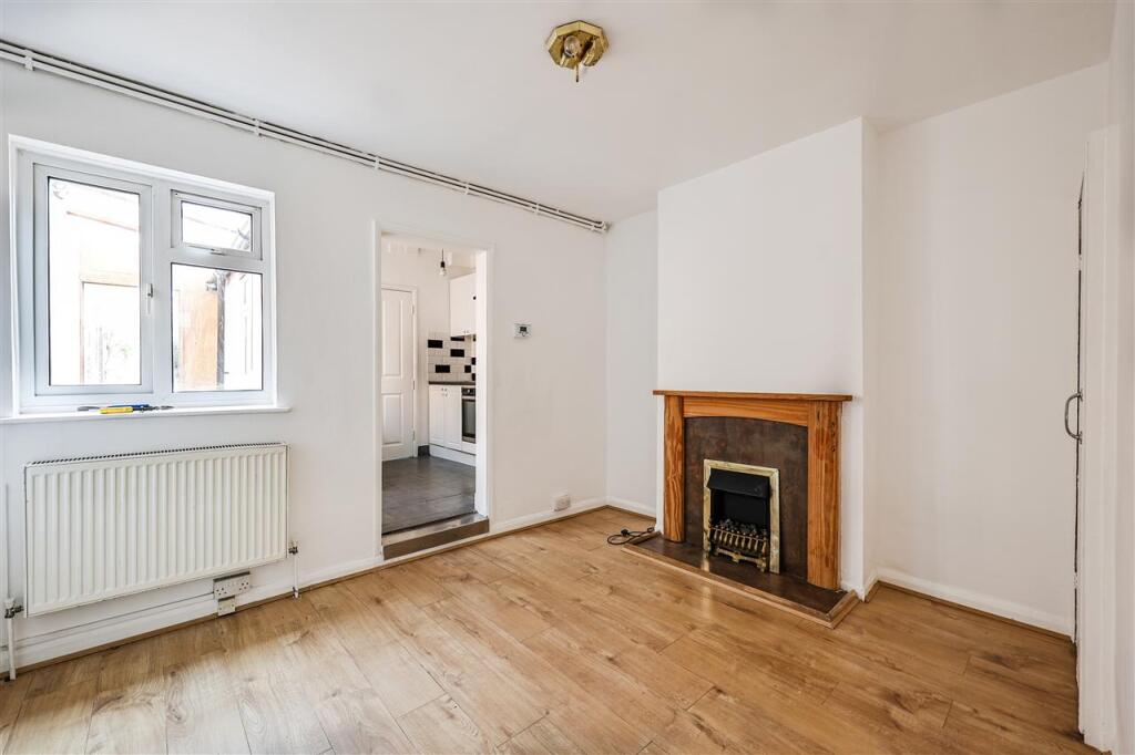 House in London, Purley - View 4