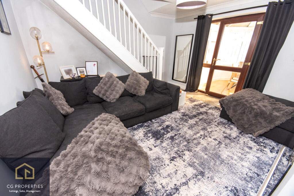 Hazelwood Drive, Swinton photo 2