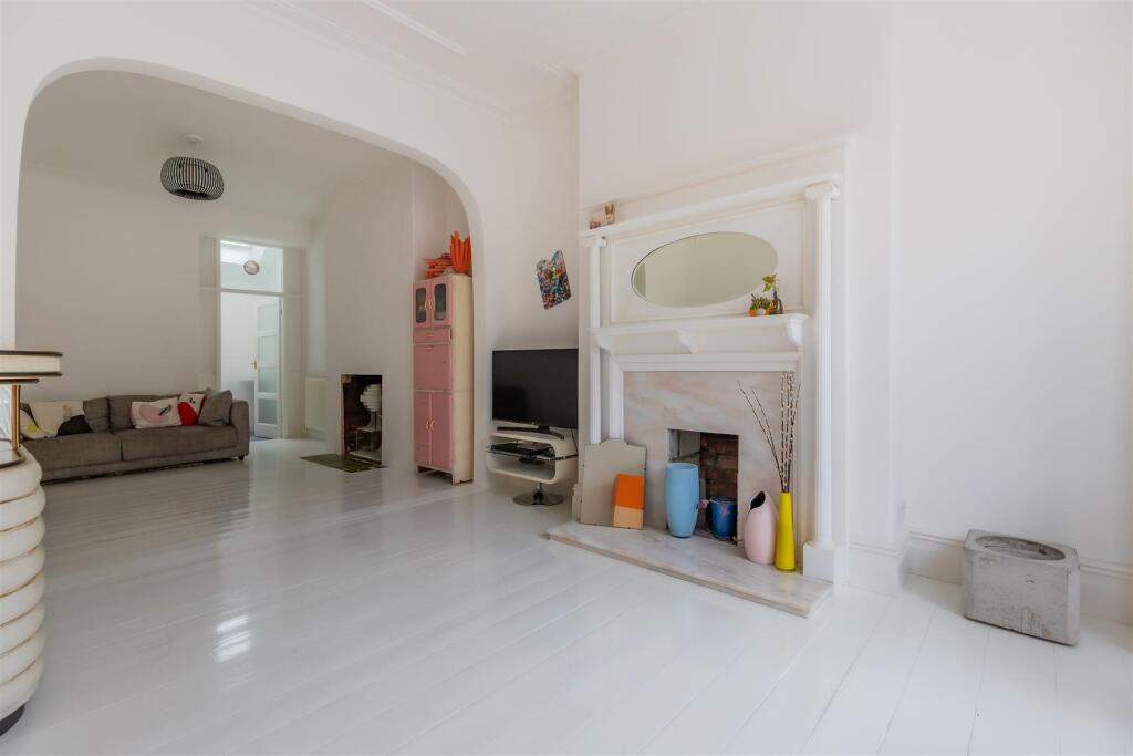 House in Cardiff, Plasnewydd, Roath - View 3