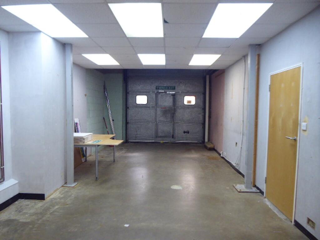 P1050259  rearBL.JPG