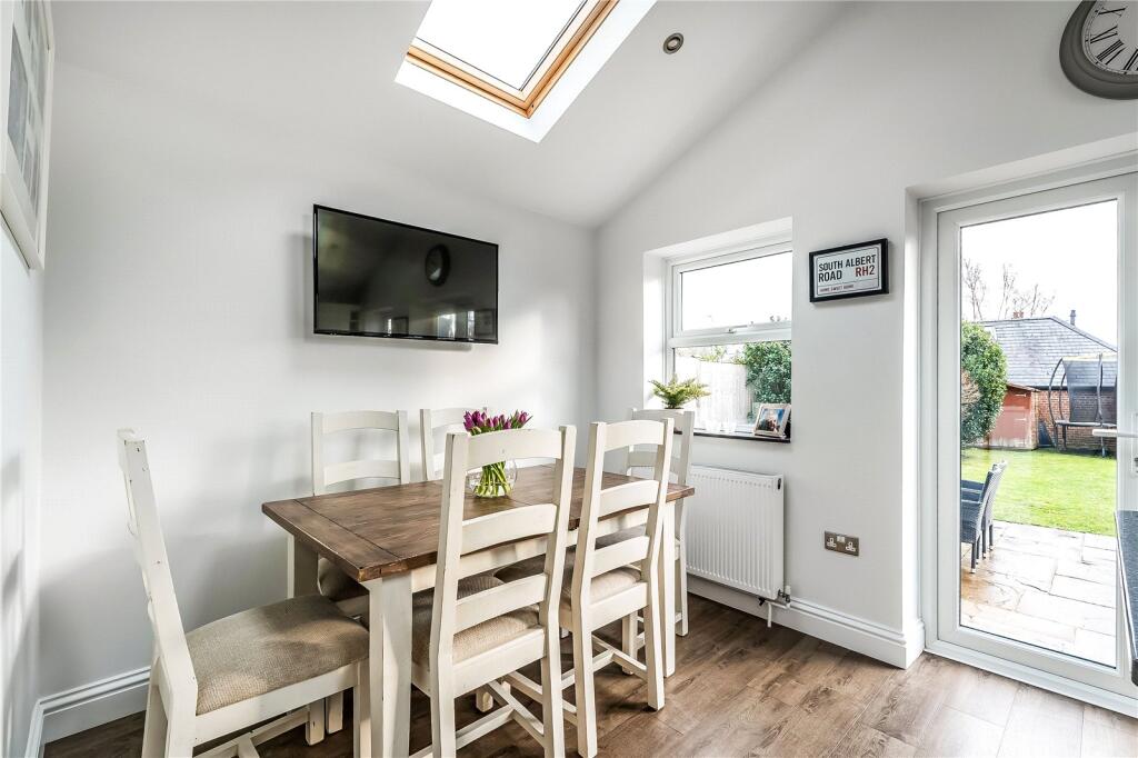 House in Reigate, South Park - View 4
