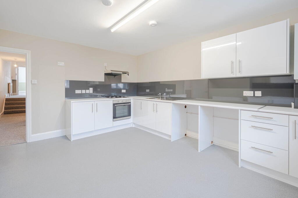 Main image of property: Southbourne Grove, Bournemouth, BH6 3QZ