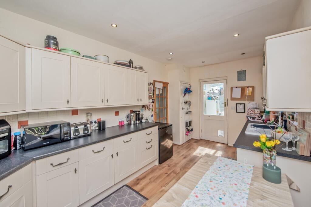 House in Bradford, West Yorkshire - View 4