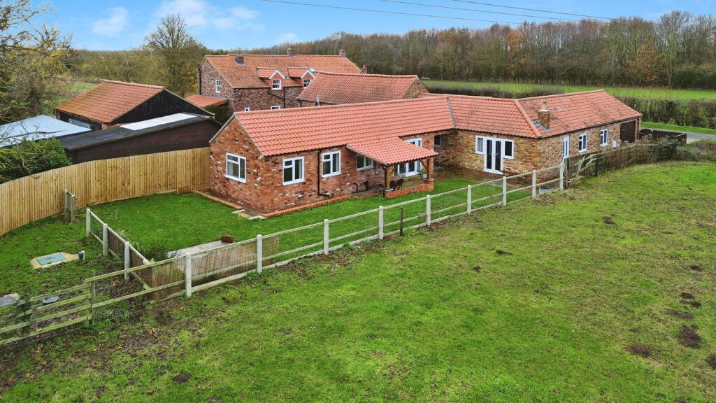 Main image of property: Lowfields Lodge, Helpringham, NG34 0BP
