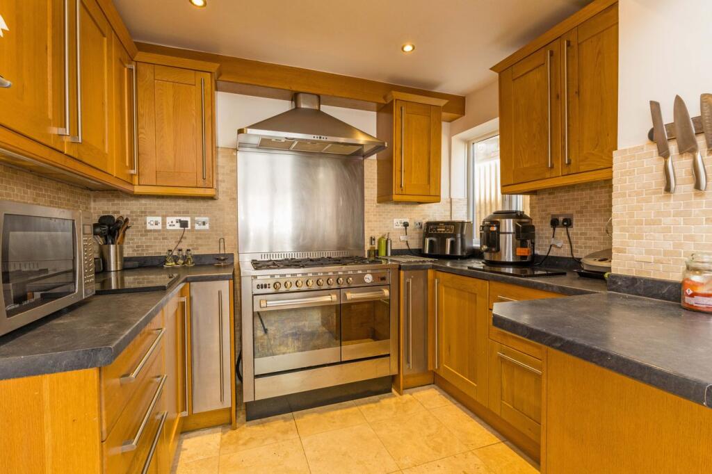 Boyn Valley Rd, Maidenhead, SL6 photo 3