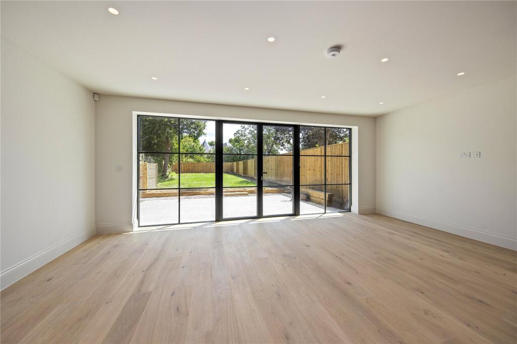 House in London, The Beveree, Hampton - View 4