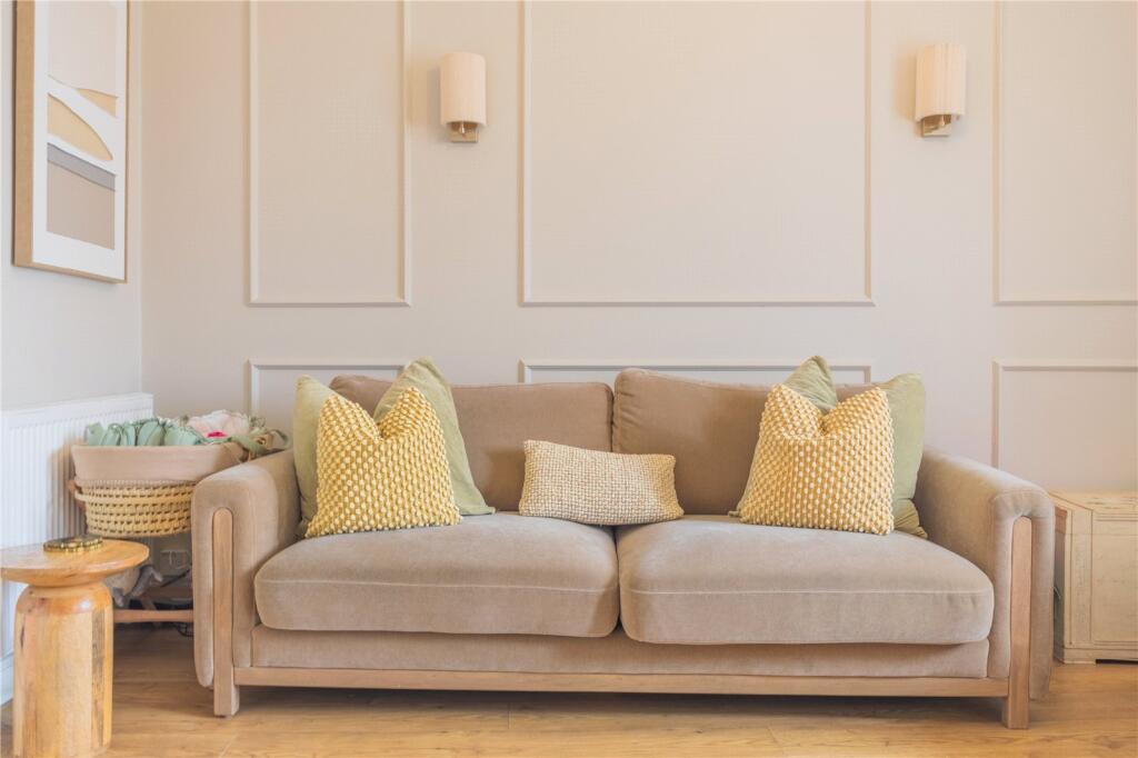 House in Oldham, Greater Manchester - View 4