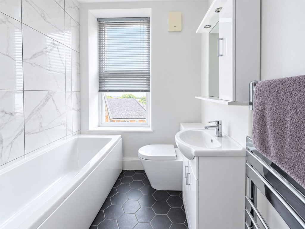 Apartment in Bristol - More