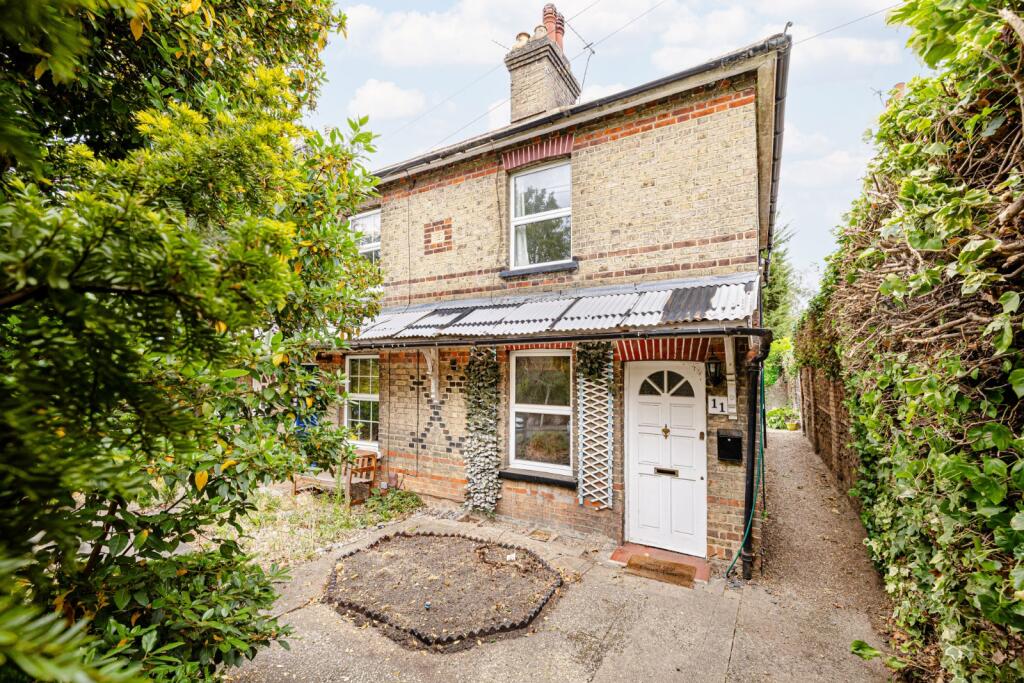 2-bed terraced on Warwick Road, Bishop's Stortford, Hertfordshire, CM23, £325,000