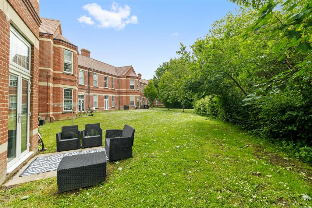 Apartment in Brighton - View 5