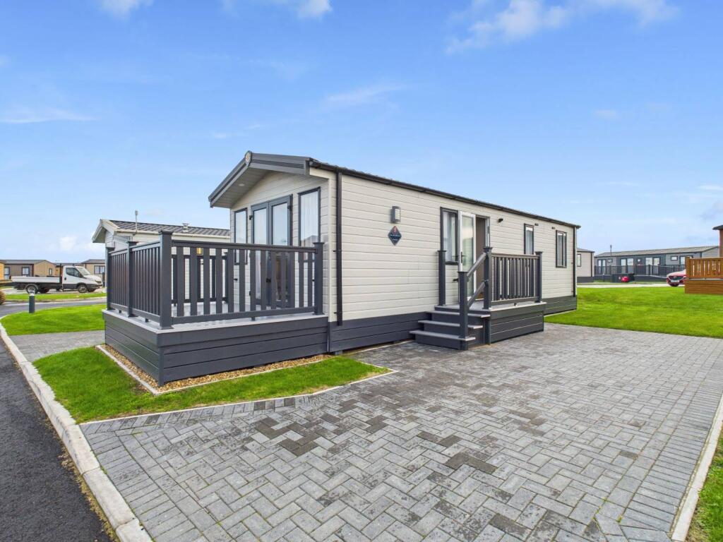 2-bed caravan on Bacton, Norwich, NR12 0EW, £79,995