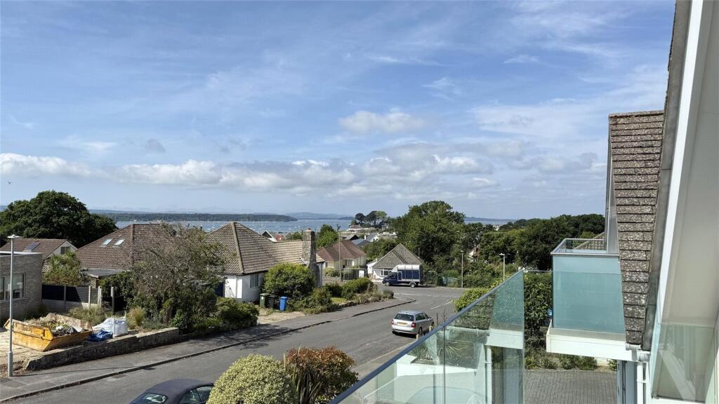 House in Poole, Lower Parkstone - More