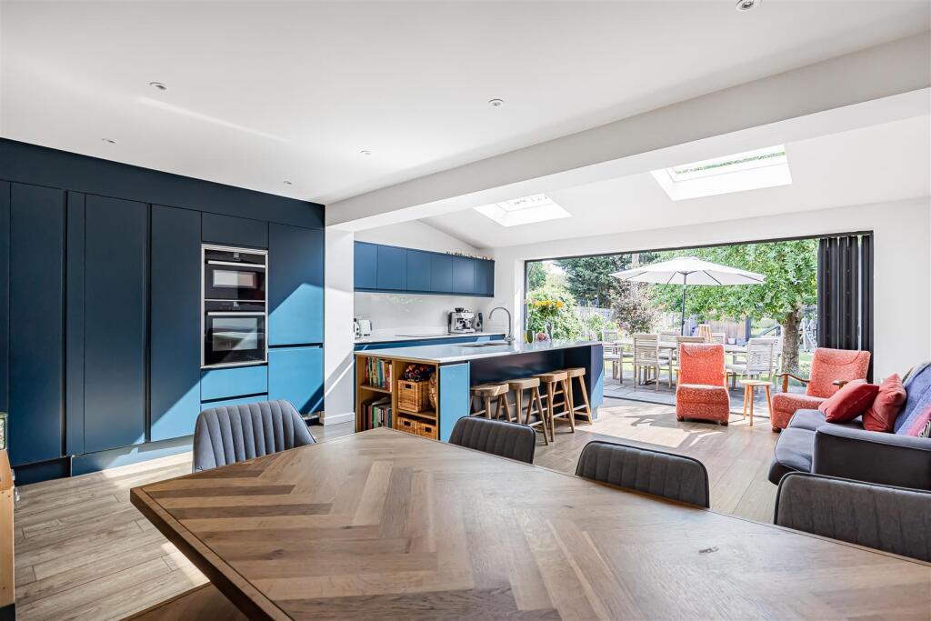 House in Reading, Caversham Heights - View 5